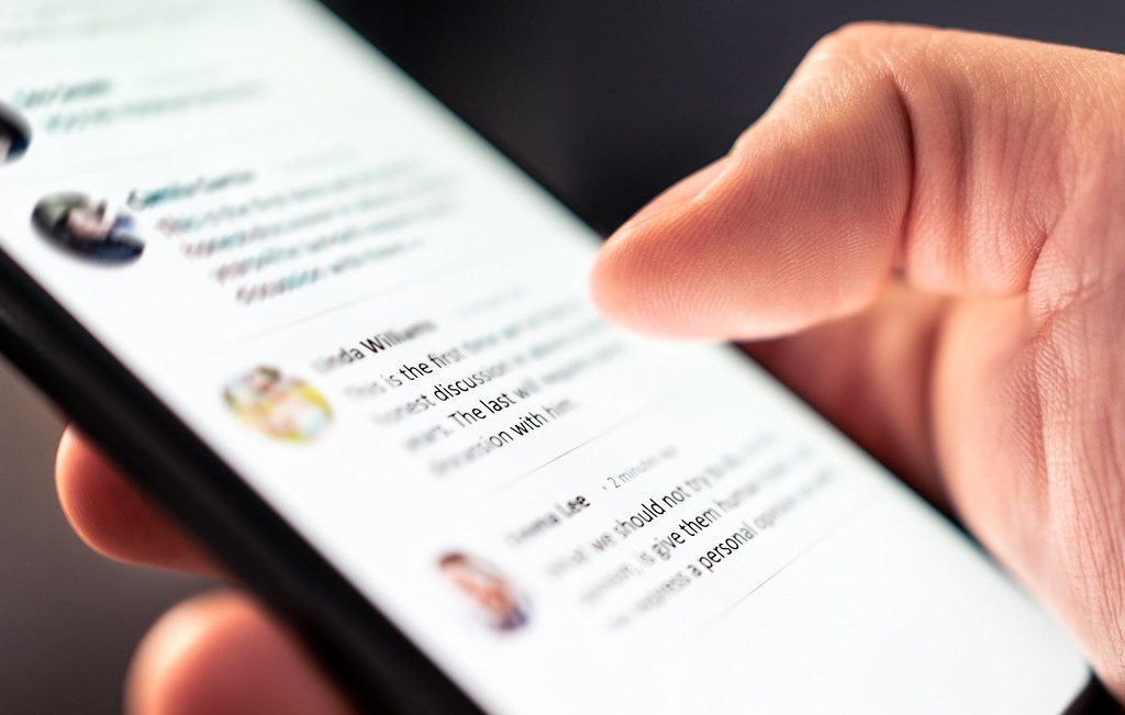 Comparação nas redes sociais e saúde emocional: como reduzir o impacto no dia a dia